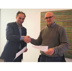 Georges Crauser, President of Solvay Peroxides and Elvin Bugge, CEO of ACG