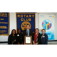 The Automated Packaging Systems International Team accepts the 2018 Global Business Leadership Award