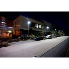Lenses made of the transparent polycarbonate Makrolon® LED from Bayer MaterialScience ensure the LED light is focused precisely and the road is well lit.