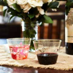 Pure Journi’s Elegant Gold Glitter Cups for events and parties