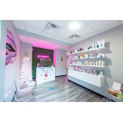 Glo Salon (Interior Salon Entryway)