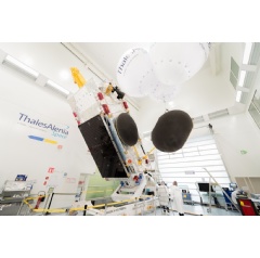 Copyrights: �Thales Alenia Space/Briot - � Thales Alenia Space/Aliz�e Palomba - � Thales Alenia Space/Imag[IN]
