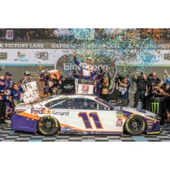 Monster Energy NASCAR Cup Series
Denny Hamlin earned his sixth win of the NASCAR season at ISM Raceway in Phoenix to secure his spot in the Championship 4 at Homestead-Miami Speedway.
