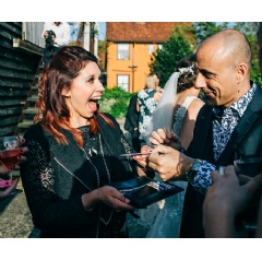Neil Devlin Wedding & Party Magician adding the WOW factor to your wedding day!