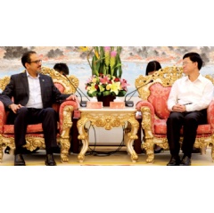 Aramco Asia president and CEO Nabil A. Al-Nuaim held talks with Pei Jinjia, secretary of the Communist Party of the China Xiamen Municipal Committee.