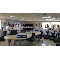 To help introduce interactive digital learning to classrooms across Morocco, Samsung Electronics Maghreb assembled ‘Education Trolleys’, packed with Samsung’s latest mobile innovations.