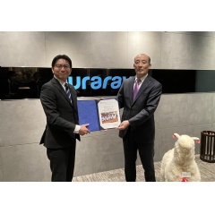 Left: So Aoki, Executive Director, JAWFP
Right: Hitoshi Kawahara, President and Representative Director, Kuraray