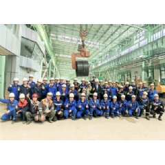 The Primetals Technologies team, commemorating the first coil produced on Arvedi ESP line No. 2 at the customer�s site located in Hebei province.