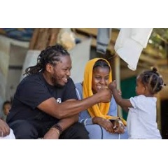 UNICEF/UNI699452/Elfatih
On 2 December 2024, Ishmael Beah, UNICEF goodwill ambassador, joins children in recreational activities at a UNICEF-supported child-friendly space in Port Sudan.