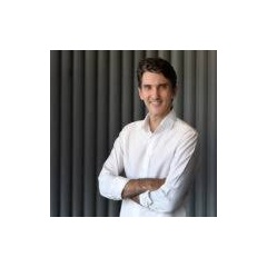 Roberto Albaladejo takes on the role of Global Head of Strategy, Industries & Cross-Border (SIX) for the Sustainability and CIB areas.