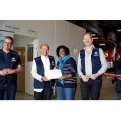 ©WHO
The Executive Director of the WHO Academy presents a certificate at the conclusion of the Mass Casualty Management training.