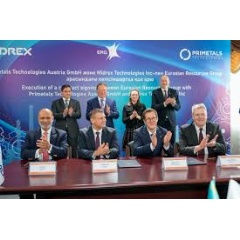 Representatives from ERG, Primetals Technologies, and Midrex Technologies at the occasion of contract signing. Front row, from left to right: Aashish Gupta, Chief Sales and Strategy Officer, (see complte caption below)
