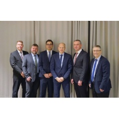 Mikael Johansson, Category Manager, sourcing, Wärtsilä, Jan Kåre Helgeland, Director, Supply Management, Wartsila Mathias Weil, Head of Sales, Siempelkamp Giesserei, Håkan Agnevall, CEO, Wärtsilä, Dirk Howe,(see complete caption below)