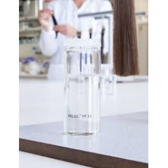 BELSIL® PF 23 is among the products which WACKER will be presenting at in-cosmetics in Paris. The phenyl silicone fluid has a high refractive index and can be used in various ways as a gloss agent. Source: WACKER