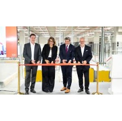 Wolfgang König, Member of the Management Board for Henkel Consumer Brands, Sylvie Nicol, Executive Vice President Human Resources, Infrastructure and Sustainability at Henkel, (see complete caption below)