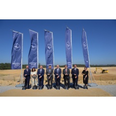 (from left to right) Torsten Raabe (Managing Director of Lufthansa Technik Portugal), Madalena Oliveira e Silva (Chairwoman and CEO of AICEP), (see complete caption below)