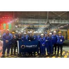 Part of the team from Primetals Technologies celebrates the successful startup of caster No.6 at Baosteel’s plant in Shanghai.