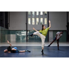 Rehearsals of Trio A at Tate Modern’s Turbine Hall. Choreography by Yvonne Rainer. July 2026 Transmission: Sara Wookey. Trio A © Yvonne Rainer 2026. Photo © Tate Photography (Reece Straw).