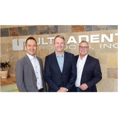 Left: ONO Shingo, General Manager of the Oral Care Business Division
Middle: Dirk JEFFS, CEO of Ultradent Products, Inc.
Right: Chris HOLDEN, CEO of Kulzer GmbH