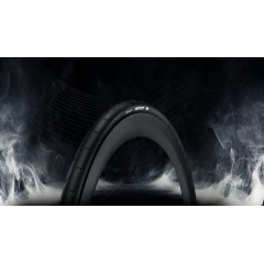 Continental has launched a new 32mm size extension for its Aero 111 road tire. Developed in close collaboration with Swiss Side, Continental’s most aerodynamic tire is now available in a wider size, offering its proven drag-reducing performance.