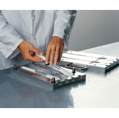At this year’s FAKUMA, WACKER will be showcasing ELASTOSIL® LR 5471, a new postcure-free silicone rubber with self-adhesive properties. Among other things, (see complete caption below)