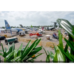 Singapore Airshow 2018 - Airbus static line 1 -
A wide range of Airbus products are on display at the 2018 Singapore Airshow, including the company’s newest jetliner – the A350-1000 – as well as an A400 military airlifter