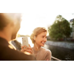 Whether it’s a city break, beach holiday or backpacking – capture your journey with the AMBEO SMART HEADSET.