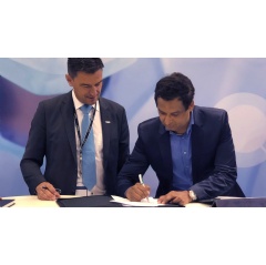 Right to left Vikram Punia, President JSC PharmaSyntez and Dr. Marcus Michel, Executive Vice President - Head of APC Pharma - GEA Group