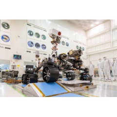 Engineers observe the first driving test for NASA’s Mars 2020 Perseverance rover in a clean room at NASA’s Jet Propulsion Laboratory in Pasadena, California, on Dec. 17, 2019.
Credits: NASA/JPL-Caltech