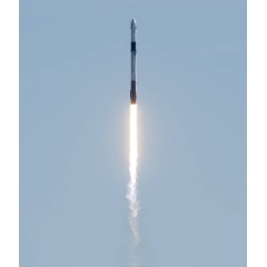 A SpaceX Falcon 9 rocket carrying the company’s Crew Dragon spacecraft is launched on Axiom Mission 1 (Ax-1) to the International Space Station with Commander Michael López-Alegría of Spain and the United States, Pilot Larry
Credits: NASA/Joel Kowsk