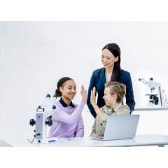 � ZEISS
A Heart for Science � a future-oriented initiative