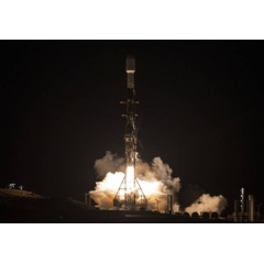 A SpaceX Falcon 9 rocket launches with the Surface Water and Ocean Topography (SWOT) spacecraft onboard. Space Launch Complex 4E at Vandenberg Space Force Base in California.
Credits: NASA/Keegan Barber