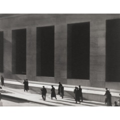 Paul Strand, Wall Street, New York, 1915 © Aperture Foundation Inc., Paul Strand Archive. Fundación MAPFRE Collections