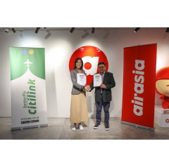 Photo caption: (Left to right) Ms Tan Mai Yin, Chief Commercial Officer of airasia Superapp and Mr Ichwan F. Agus, Chief Commercial & Cargo Officer of Citilink in the signing ceremony took place in Kuala Lumpur