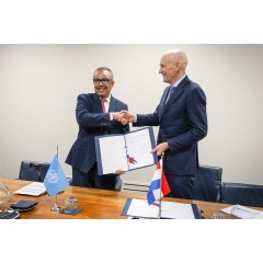 The Netherlands reaffirmed its position as a key supporter and strategic partner of WHO and a leading donor of flexible and predictable resources to WHO. WHO Director-General Dr Tedros and Dutch Minister of Health, Welfare and Sport Ernst Kuipers �WH