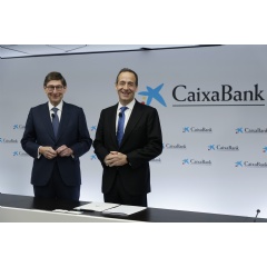 José Ignacio Goirigolzarri and Gonzalo Gortázar, president and CEO of CaixaBank respectively.