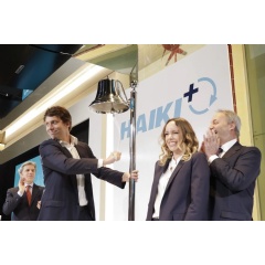 Nicola Colucci, Vice-President of Haiki+, Camilla Colucci,  Board Member of Haiki+ and Pietro Colucci,rang the bell during the market opening ceremony this morning to celebrate the company’s listing.
