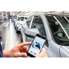 BMW Group Plant Regensburg: Artificial Intelligence as a Quality Booster, GenAI4Q pilot project (AI system developed for tailored quality checks in vehicle assembly)