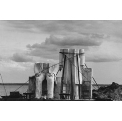 Sibylle Bergemann, Das Denkmal [Le Monument], Gummlin, Usedom, mai 1984 � Succession Sibylle Bergemann