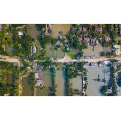 Climate change is causing the island of Gabura to get smaller each year. The floodings also makes it harder to cultivate and access fresh water. © Troy Enekvist / WWF-Sweden