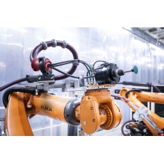 An AI application detects weld spatter on the underbody of a car body in the body shop at the Audi site in Neckarsulm, Germany.  Copyright: AUDI AG