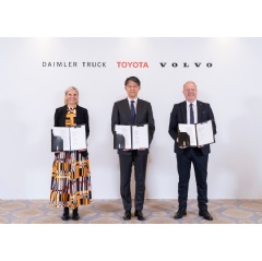 (Left to right) Karin Rådström, President and CEO of Daimler Truck, Koji Sato, President of Toyota Motor Corporation, Martin Lundstedt, President and CEO of Volvo Group