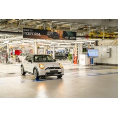 BMW Group successfully scales automated driving in production at MINI Plant Oxford