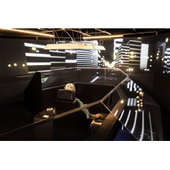 For the laboratory experiment at the Fraunhofer Institute in Stuttgart, Audi has specially built a driving simulator that reproduces the situation of automated driving: with a variable interior and without a steering wheel.