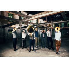 Diversity of brass music: the Federspiel septet delights audiences with its refreshing interpretation of international folk music. Photo: Maria Frodl.