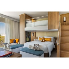 Family suite, kids bedroom