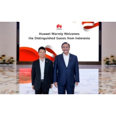 Minister Luhut visits Huawei�s digital transformation exhibition hall in Shenzhen