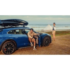 Taycan Cross Turismo, 2022, Porsche AG
(see complete caption below)