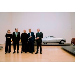 From left to right: Lekha Hileman, curator Guggenheim Museum Bilbao; Ignacio S. (see complete caption below)