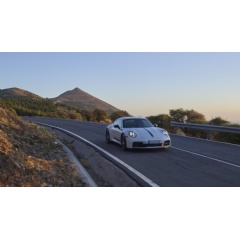 911 Carrera T, 2024, Porsche AG. 911 Carrera T (preliminary values): Fuel consumption* combined (WLTP) 11.1 – 10.5 l/100 km, CO₂ emissions* combined (WLTP) 251 – 238 g/km, CO₂ class G , CO₂ class weighted combined G
